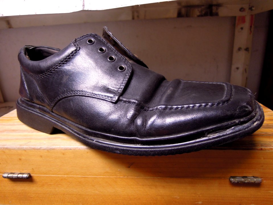 Old black male shoe 03