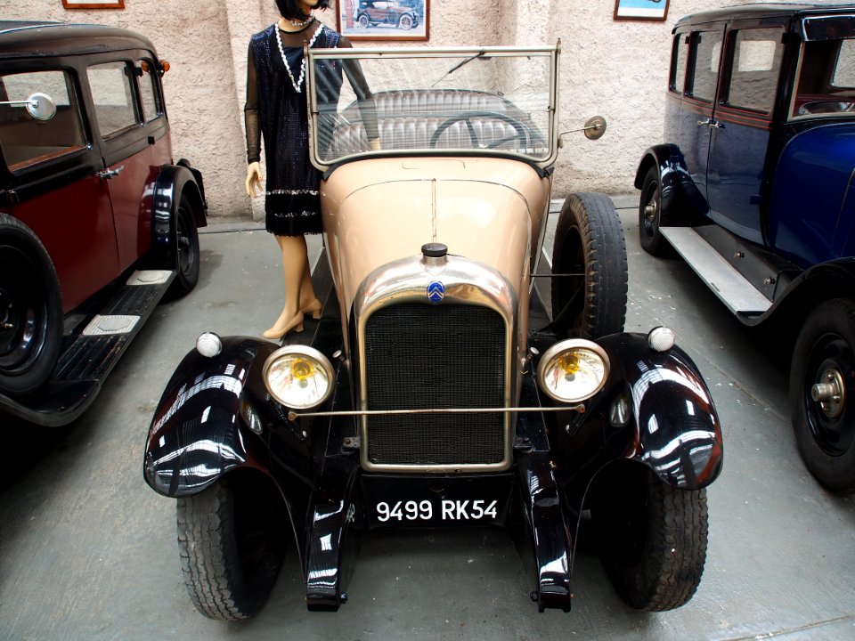 Old beige Citroën of the Association Lorraine des Amateurs dAutomobiles, pic3