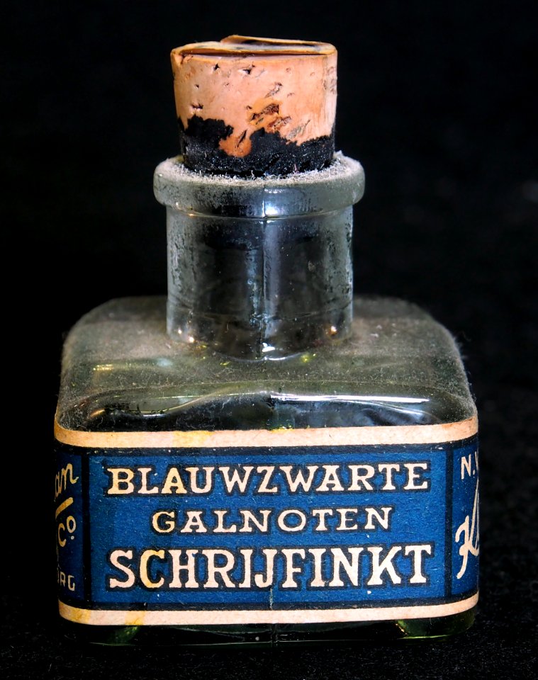NV vh Klutman & Co, Terborg, Blauwzwarte Galnoten Schrijfinkt, inktpotje, foto 2
