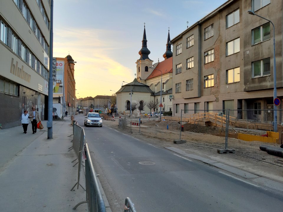 OKOLI VOJENSKA NEMOCNICE BRNO 20190401 97