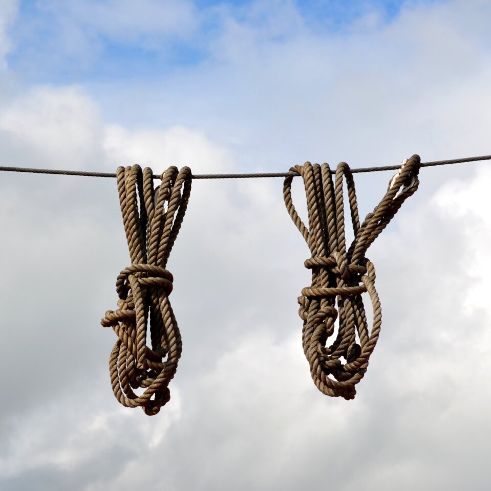 Cordage ship traffic jams woven