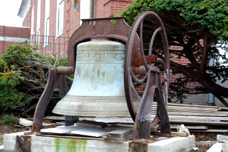 Old bell - First Church of Winthrop, United Methodist - Winthrop, Massachusetts - DSC04305