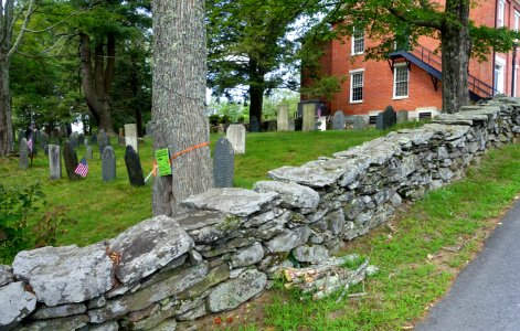 Old Burial Ground - Sturbridge, Massachusetts - DSC06010