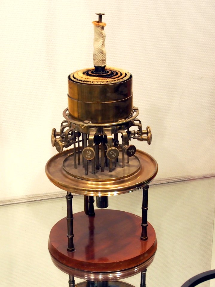 Old burner for lighthouse Teknikens och Sjöfartens hus, Science and Maritime House