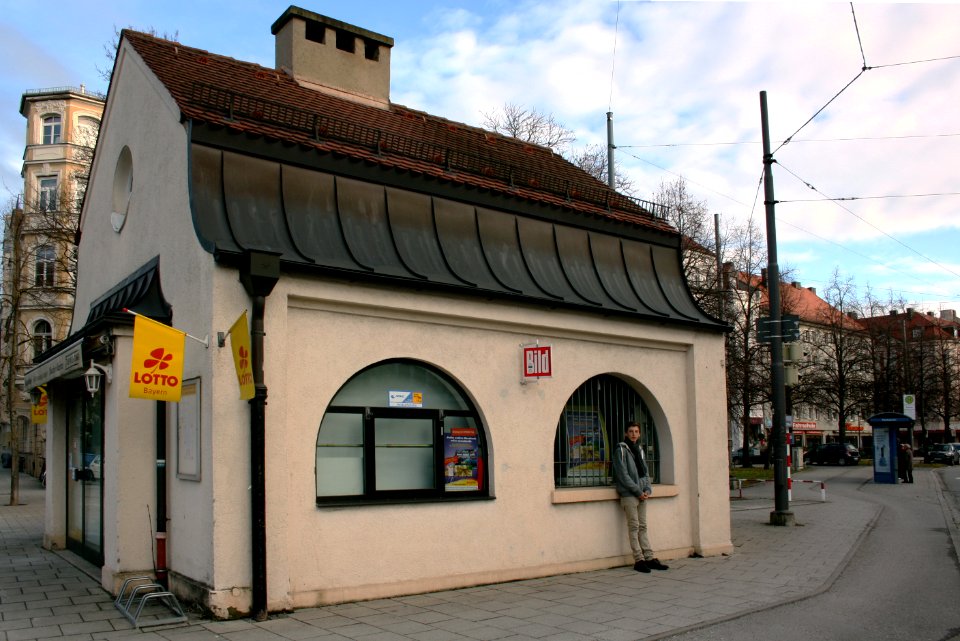 Nymphenburgerstr Ruffinistr munich Kiosk und Extoilettenanlage
