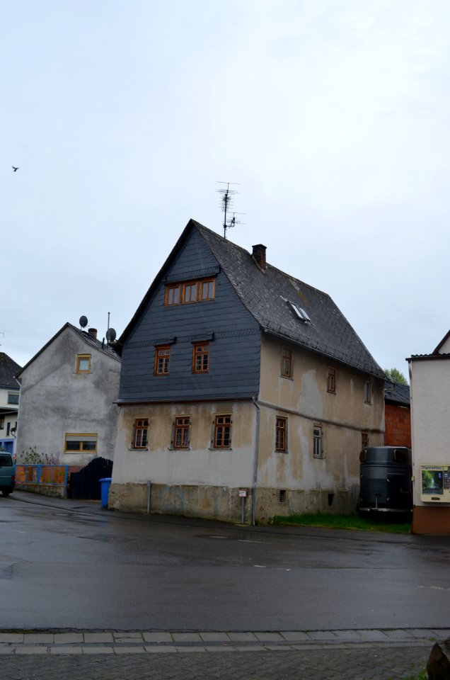 Ohren, Camberger Straße 36