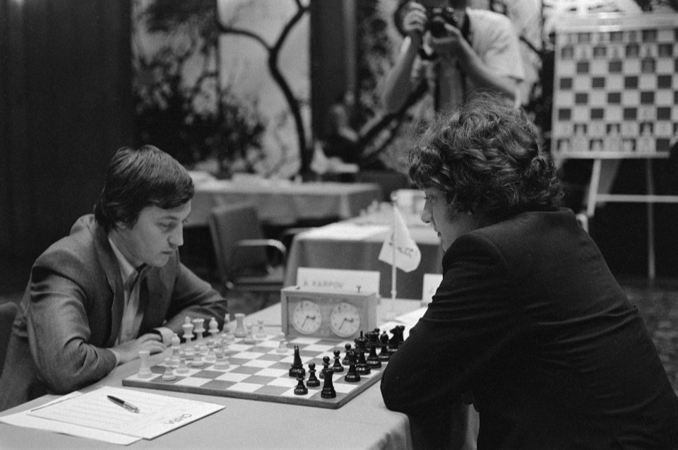 Ohra schaaktoernooi, laatste ronde beslissende partij Timman (r) en Karpov (win, Bestanddeelnr 933-3856