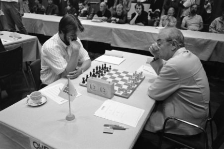 Ohra schaaktoernooi John van der Wiel tegen Kortsjnoij (r), Bestanddeelnr 934-2932