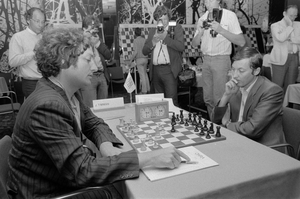 Ohra schaakfestival in Amsterdam Jan Timman (l) tegen wereldkampioen Karpov, Bestanddeelnr 933-3813