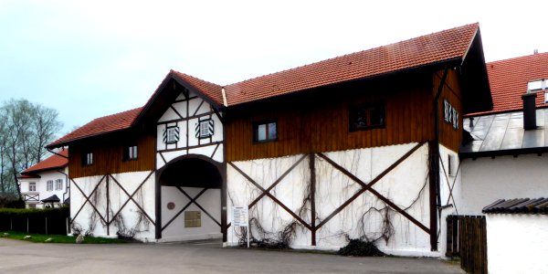 Olching, Wolfganghof, Torhaus, 1