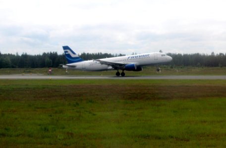 OH-LXF Oulu Airport 20120619