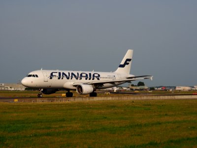 OH-LXL Finnair Airbus A320-214 - cn 2146 taxiing 22July2013 pic-001