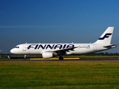 OH-LXI Finnair Airbus A320-214 - cn 1989 taxiing 15july2013 pic-004