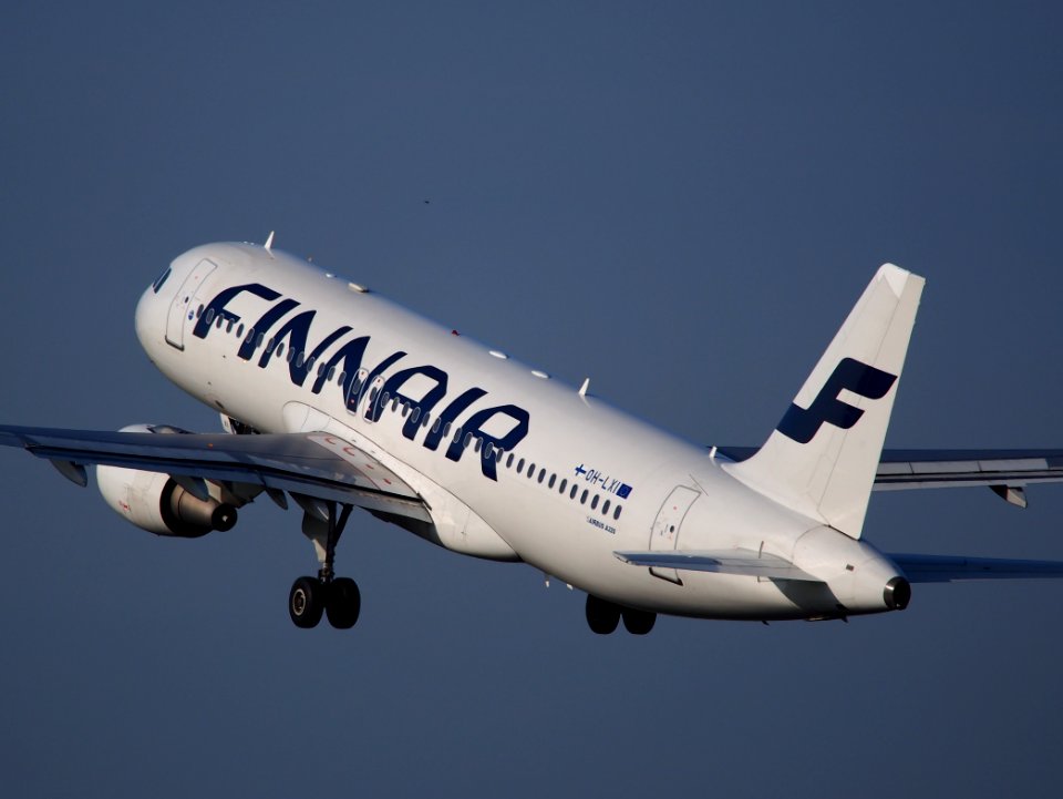 OH-LXI Finnair Airbus A320 takeoff from Schiphol (AMS - EHAM), The Netherlands, 17may2014, pic-2