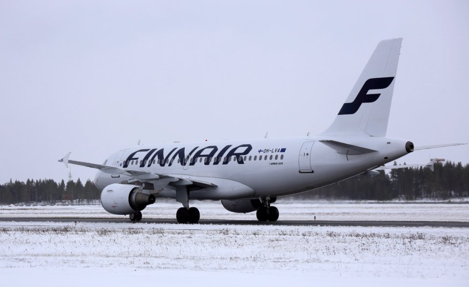 OH-LVA Oulu Airport 20170411 03