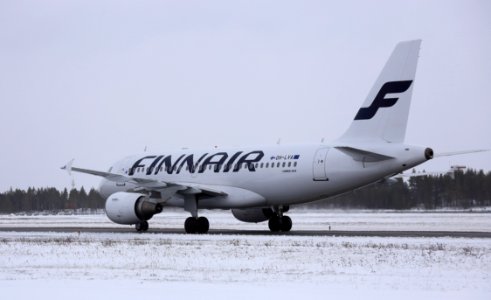 OH-LVA Oulu Airport 20170411 03