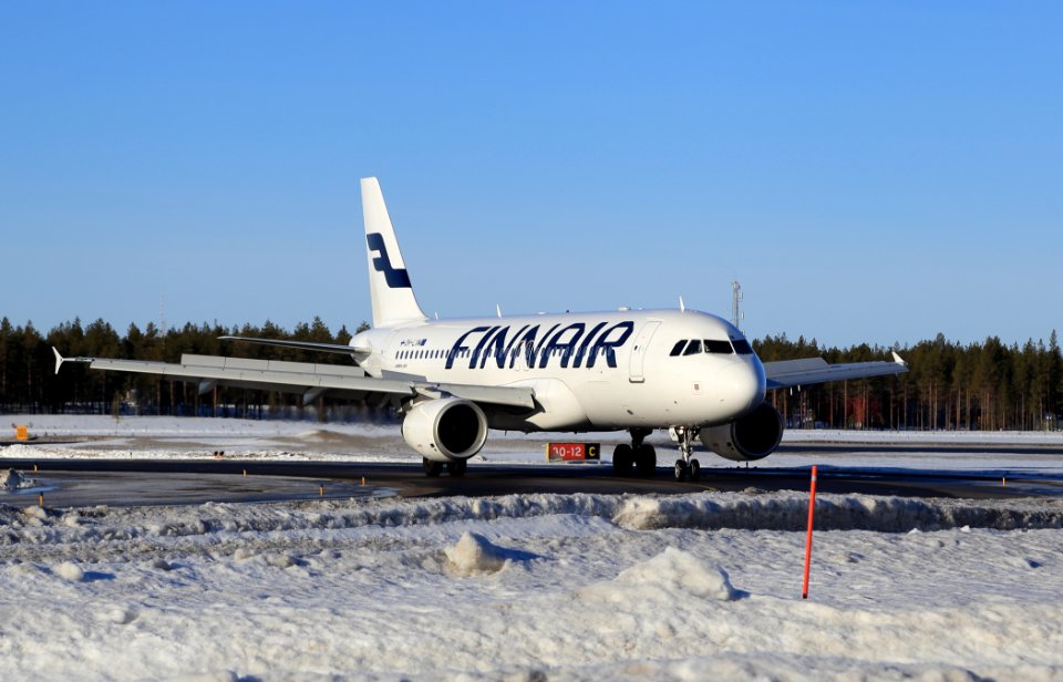 OH-LXM Oulu Airport 20180407 02