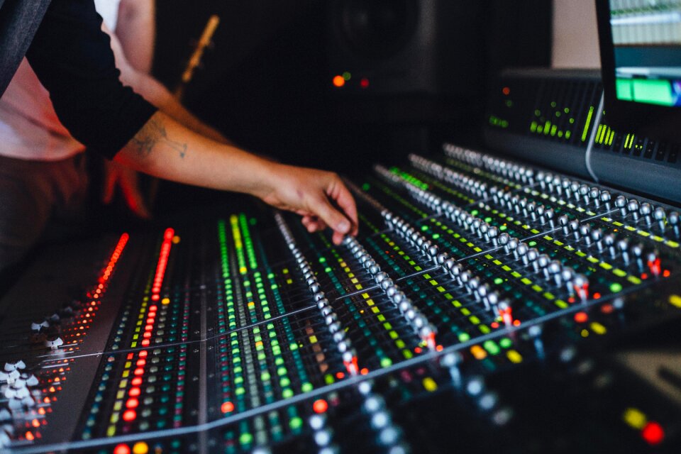 Equipment hand technology