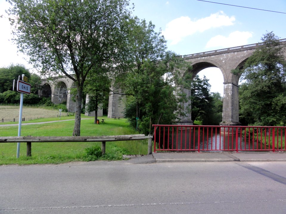 Ohis (Aisne) viaduc sur l'Oise vue du pont