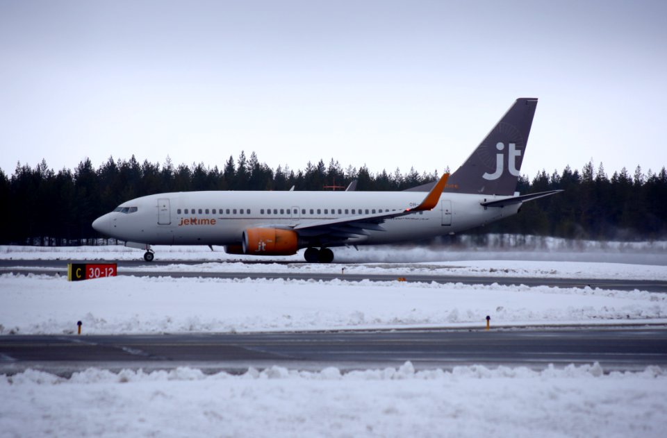 OH-JTZ Oulu Airport 20160326 04