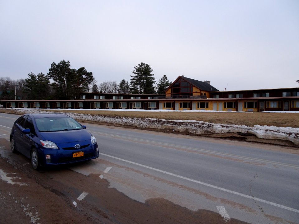 Old Forge March 1, 2018 empty motel 2