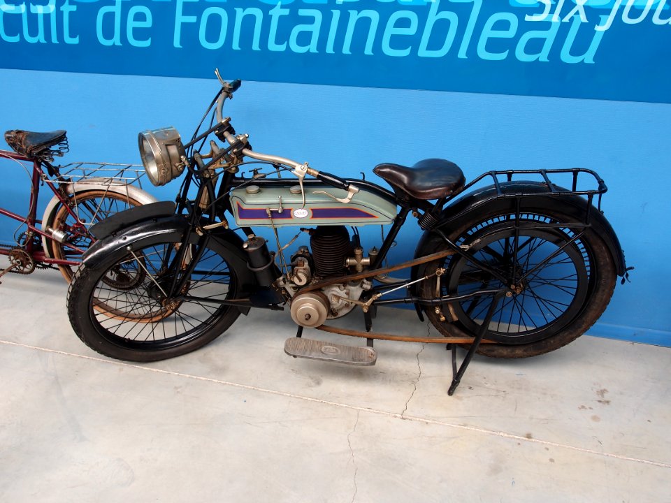 Old Gillet motorcycle, Musée de la Moto et du Vélo, Amneville, France, pic-087