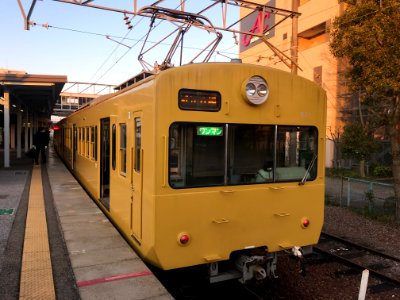 Ohmi railway 821 at Omi hachiman 20200414