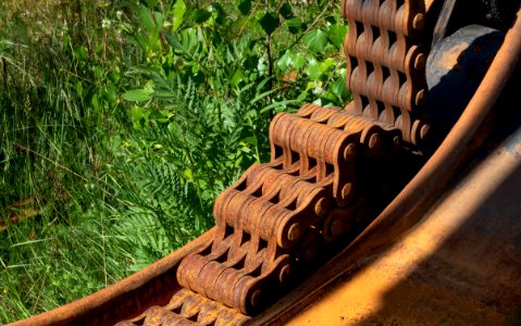 Old huge crane claw in Rixö quarry - detail - 2