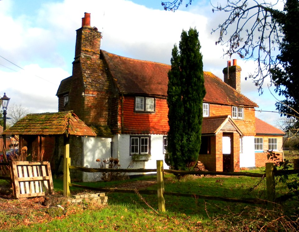 Old Cottage, Donkey Lane, Fernhill, Crawley (IoE Code 363340)