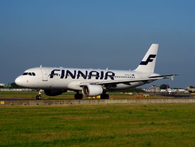 OH-LXI Finnair Airbus A320-214 - cn 1989 taxiing 15july2013 pic-002