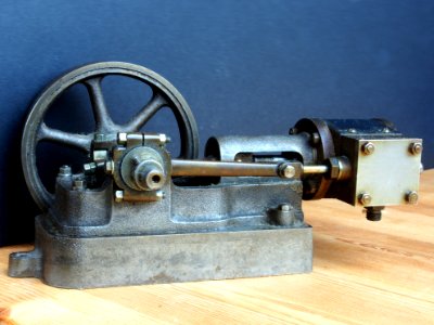 Old steam toy ,picsize 3972x2977