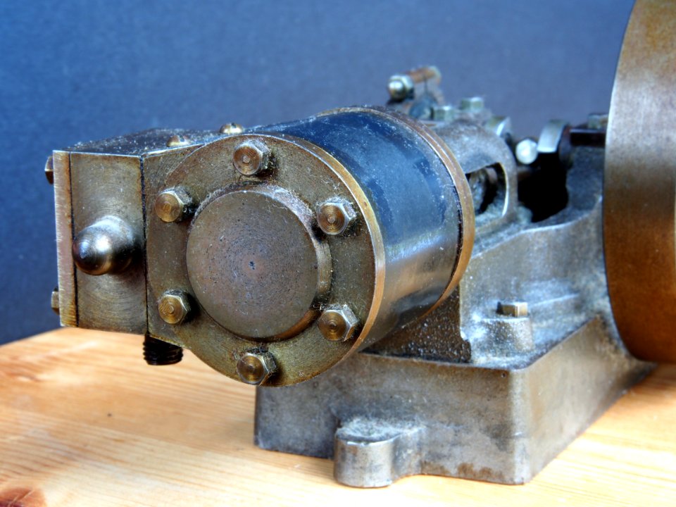Old steam toy ,picsize 4608x3456 pic55 4608x3456