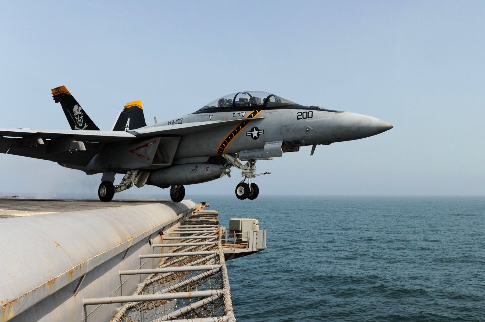 F-18 super hornet aircraft carrier