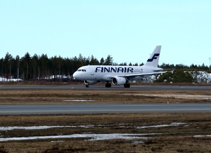 OH-LVH Oulu Airport 20160403 03