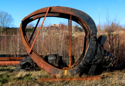 Old huge crane claw in Rixö quarry 3
