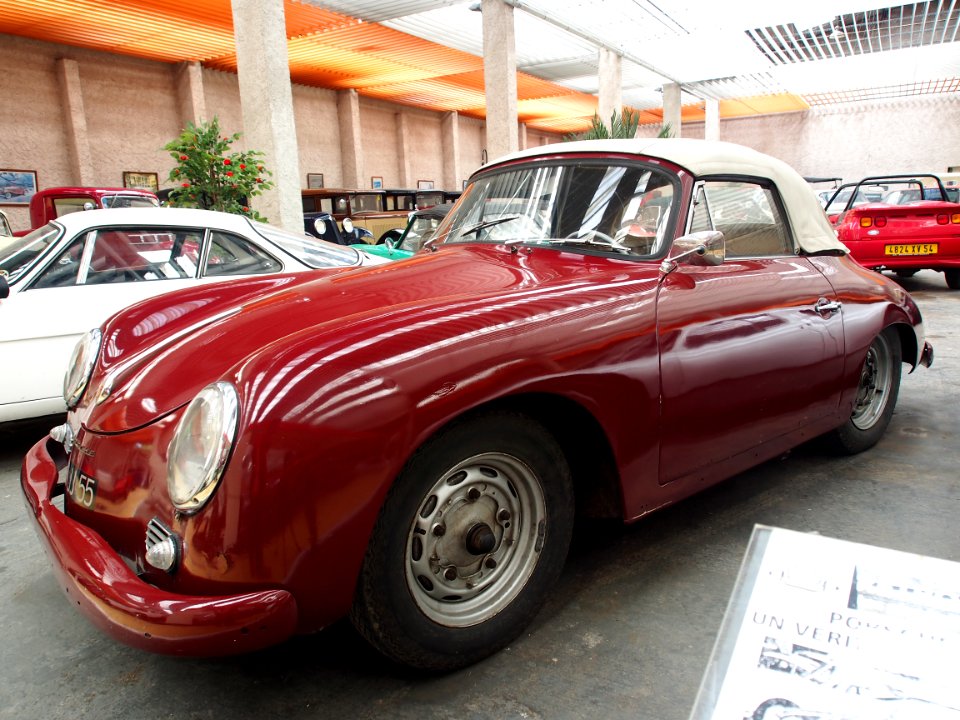 Old dark red Porsche of the Association Lorraine des Amateurs dAutomobiles, pic1