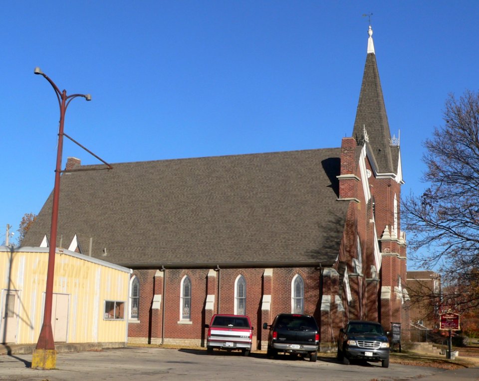 Old Congregational Church, Ft Scott, from SSE 1