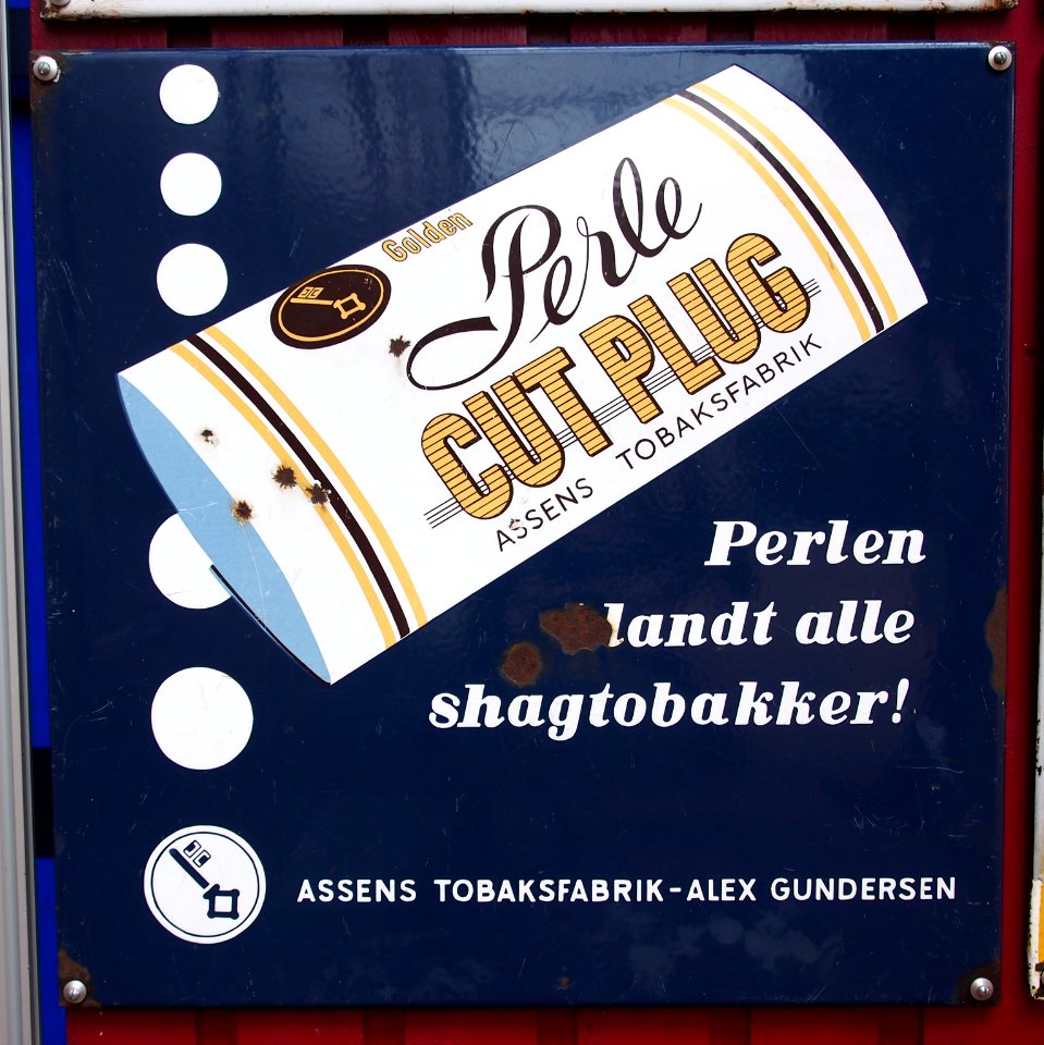 Old Danish enamel advertising sign, Perle