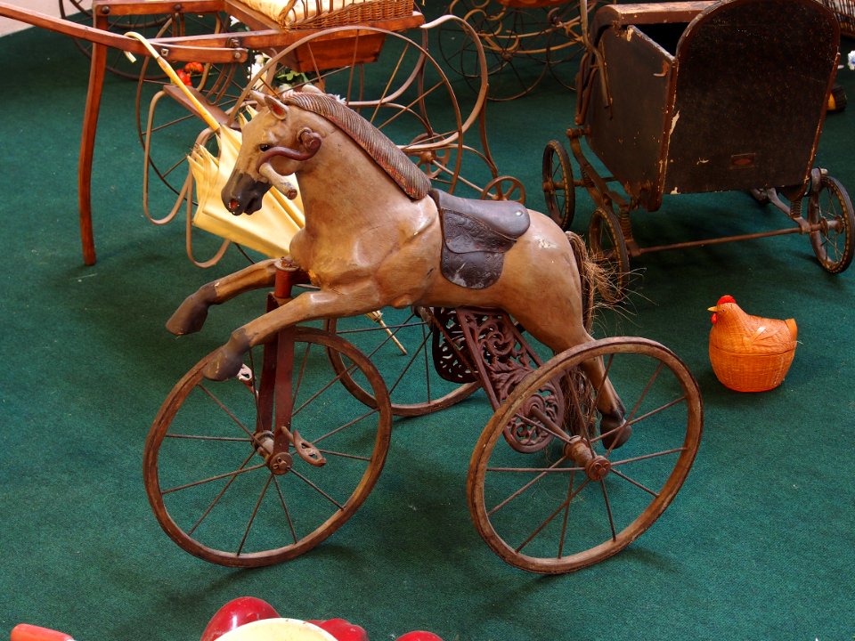 Old Children's tricycle pic2-001