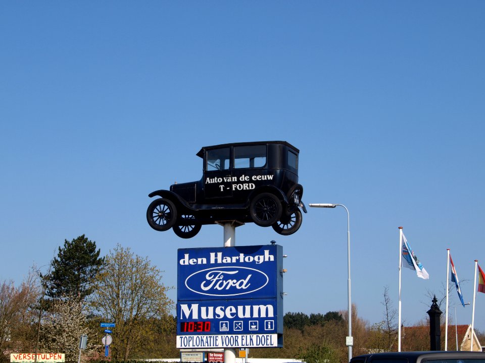 Old T-Ford at the Den Hartog Ford Museum, pic3