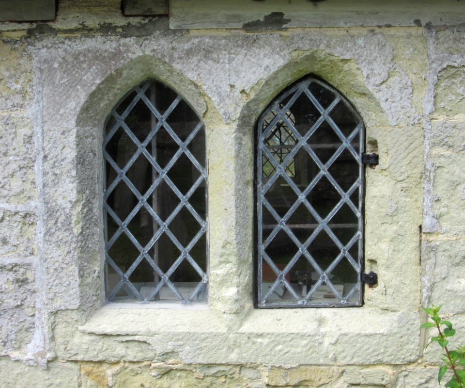 Old St Lawrence's Church, Seven Sisters Road, St Lawrence, Isle of Wight (May 2016) (Windows)