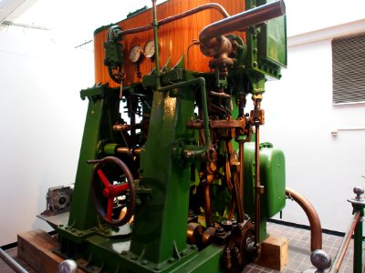 Old engine at the Teknikens och Sjöfartens hus, Science and Maritime House pic2