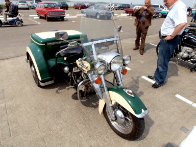 Old Harley davidson trike pic2