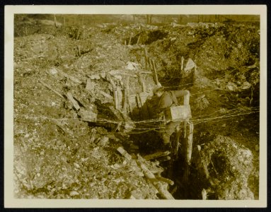 Old German fronline near Beaumont Hamel, Bestanddeelnr 158-0390