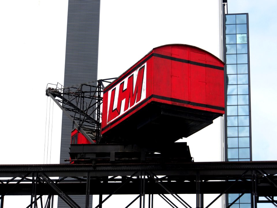 Old LMH rail crane at VEJLE habor, pic2