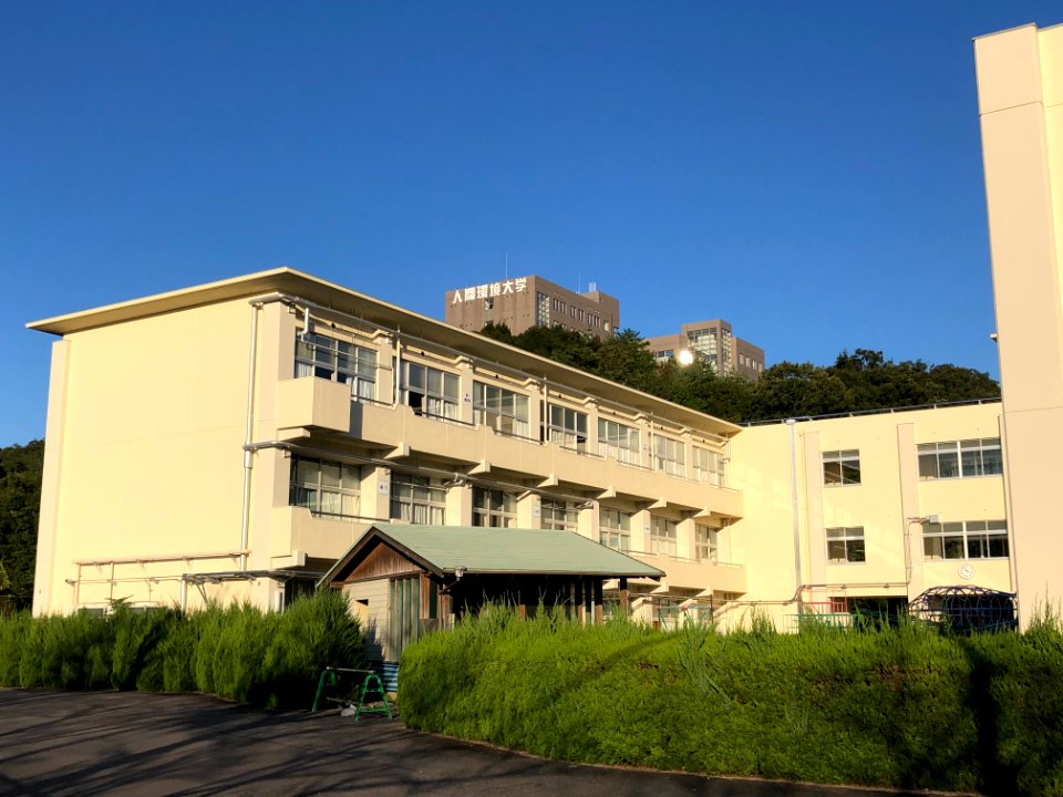Okazaki-City-Motojuku-Elementary-School-3