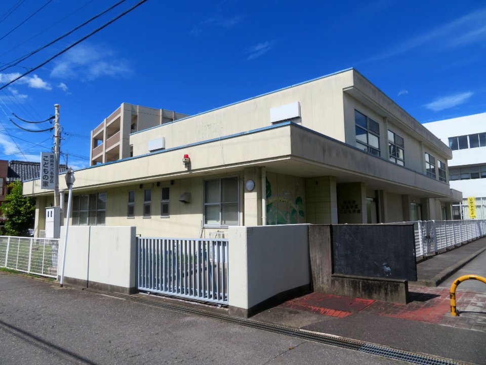 Okazaki-City-Mutsuna-Gakku-Kodomonoie-1