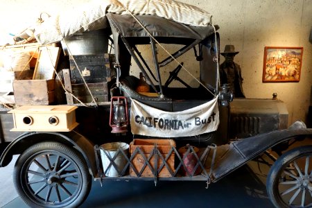 Okie migration car, Dust Bowl era, 1930s - Oakland Museum of California - DSC05207