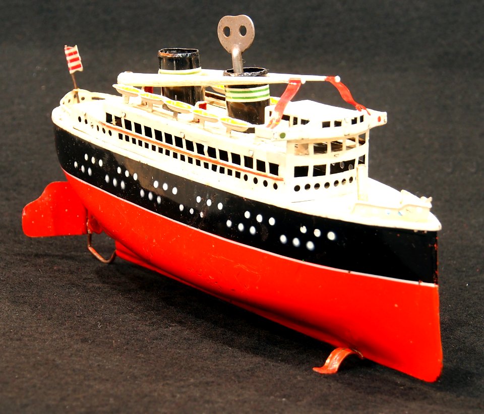 Old tin toy clock work ship, pic2
