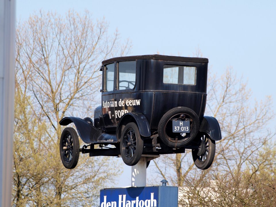 Old T-Ford at the Den Hartog Ford Museum, pic2